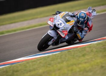 Marquez nails slick tyre call to secure Argentina MotoGP pole