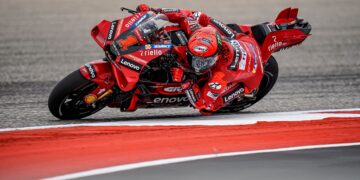 Bagnaia streaks to COTA MotoGP pole as Martin crashes twice