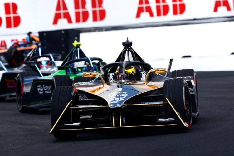 Berlin ePrix: Vandoorne fastest in FP1 ahead of Dennis