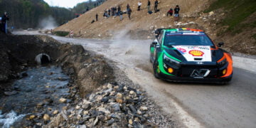 Neuville leads Evans in a drama-filled opening day