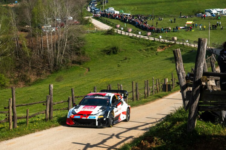 Evans leads Tanak after Neuville crashes out in Croatia