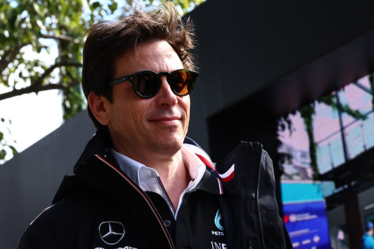 Mercedes F1 team boss Wolff becomes billionaire