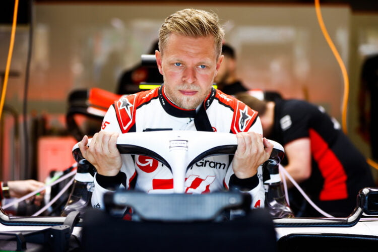 Magnussen ‘lacking confidence’ in VF-23 while Steiner demands more