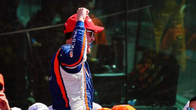 Dixon steals a win at IMS with drive from behind
