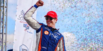 Dixon employs flawless strategy to take victory at Gateway