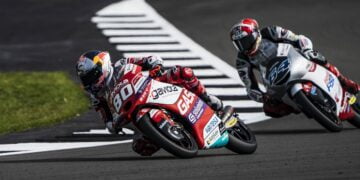Alonso fends off Sasaki for maiden Moto3 win after starting 28th