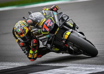 Bezzecchi wades to Silverstone pole despite crash, Quartararo last