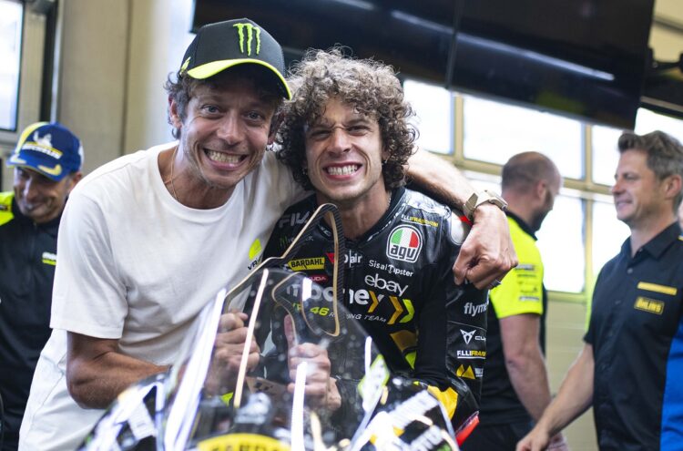 Bezzecchi pens deal to remain at VR46 MotoGP squad for 2024
