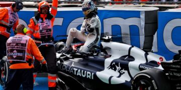 Ricciardo ruled out of Dutch GP with broken hand, Lawson to replace