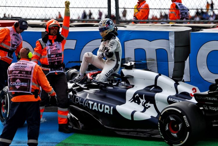 Ricciardo ruled out of Dutch GP with broken hand, Lawson to replace