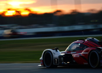 Campbell asserts Daytona 24 form at six-hour mark