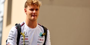 Schumacher admits return to F1 grid ‘remains the dream’