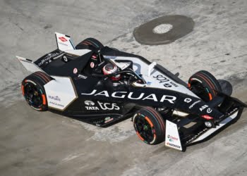 Mexico City E-Prix: Evans tops chilly FP2