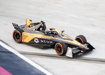 McLaren to stick with Nissan powertrains for Gen3 Evo