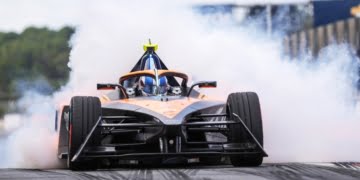 Mexico City E-Prix: Hughes tops red flag-fested first session of Season 10