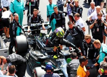 Mercedes F1 must ‘develop unconditional will to win again’ – Hakkinen