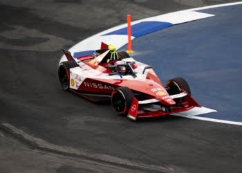 Diriyah E-Prix: Rowland tops extended first practice session