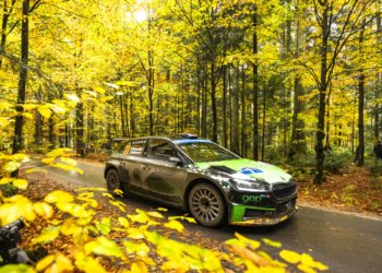 Greensmith continues with Skoda for 2024 WRC2 campaign