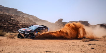 Thrilling opening day on Dakar