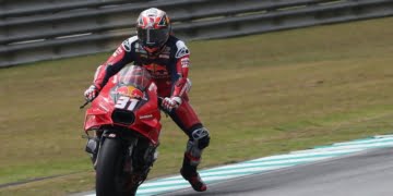 Acosta leads Sepang MotoGP shakedown as manufacturers unveil radical aero upgrades