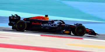 Verstappen fastest on opening morning of F1 Bahrain test