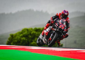 Vinales wins Portugal Sprint, Bagnaia drops to fourth with error