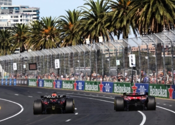 Sainz wins Australian GP as brake trouble puts Verstappen out