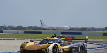 Van der Zande fastest in Sebring opening practice