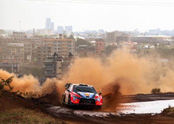Neuville pips Tänak in Safari opener