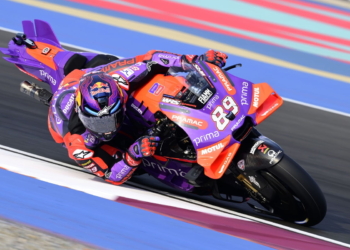Martin shatters Qatar MotoGP lap record to seal pole ahead of Espargaro