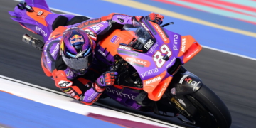 Martin shatters Qatar MotoGP lap record to seal pole ahead of Espargaro