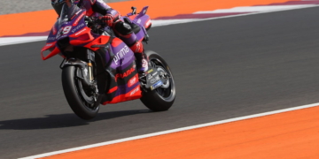 Martin eases to Qatar Sprint win ahead of Binder