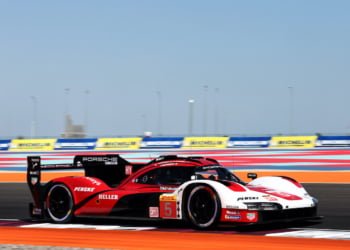 Campbell claims pole for Porsche at Qatar, de Vries second for Toyota