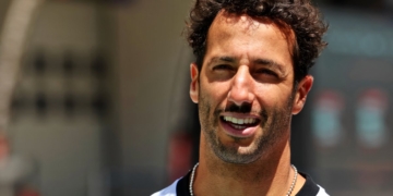 Ricciardo hopes to replicate Renault revival in F1 Chinese GP