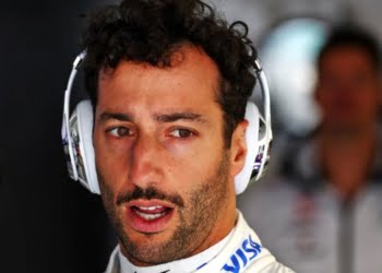 Horner: Ricciardo’s Red Bull F1 return chances in ‘Daniel’s hands’