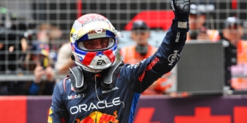 Verstappen beats Hamilton to F1 Chinese GP Sprint win