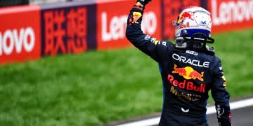 Verstappen cruises to F1 Chinese GP win as Norris splits the Red Bulls