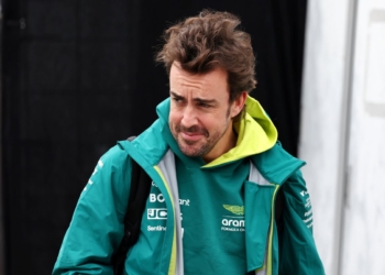 Alonso considered two factors prior to Aston Martin F1 renewal