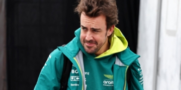 Alonso considered two factors prior to Aston Martin F1 renewal