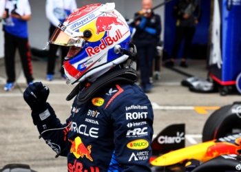 Verstappen pips Perez to Suzuka F1 pole position in Red Bull 1-2