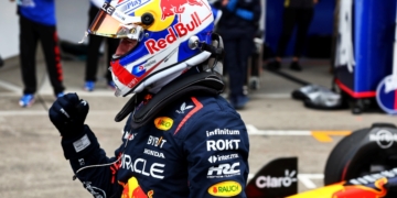 Verstappen pips Perez to Suzuka F1 pole position in Red Bull 1-2