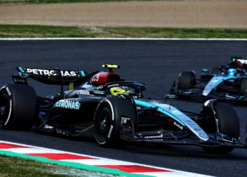 Hamilton reveals damage caused ‘huge understeer’ in F1 Japanese GP