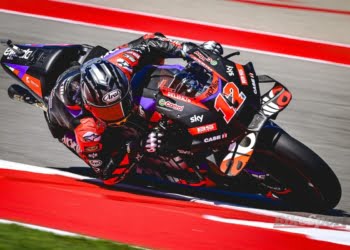 Vinales smashes lap record to claim MotoGP pole at COTA