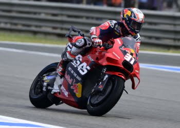 Acosta praises Jerez fans after surprise MotoGP Sprint podium finish