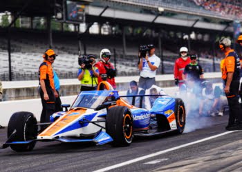 VeeKay crashes, McLaren struggles in opening hours of Indy 500 qualifying