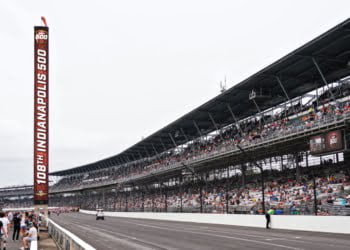 Thunderstorms delay start of Indy 500 [Updated]