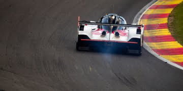 Jani leads as multi-car incident induces safety car period at Spa