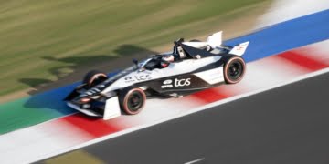 Shanghai E-Prix: Evans on top as software issues halts session