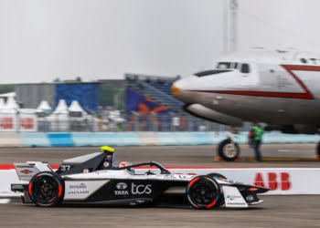 Berlin E-Prix: Cassidy scythes through field to claim victory