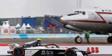 Berlin E-Prix: Cassidy scythes through field to claim victory